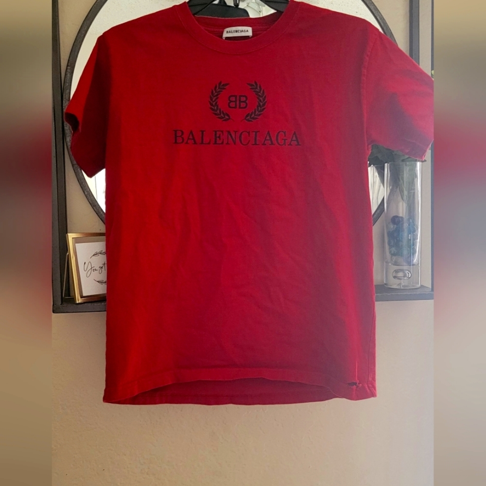 Mens Balenciaga T,shirt size M, red